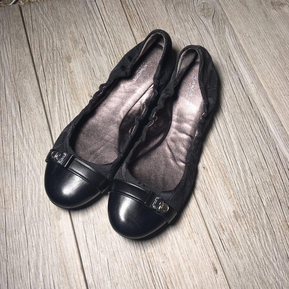 Coach flats with buckle